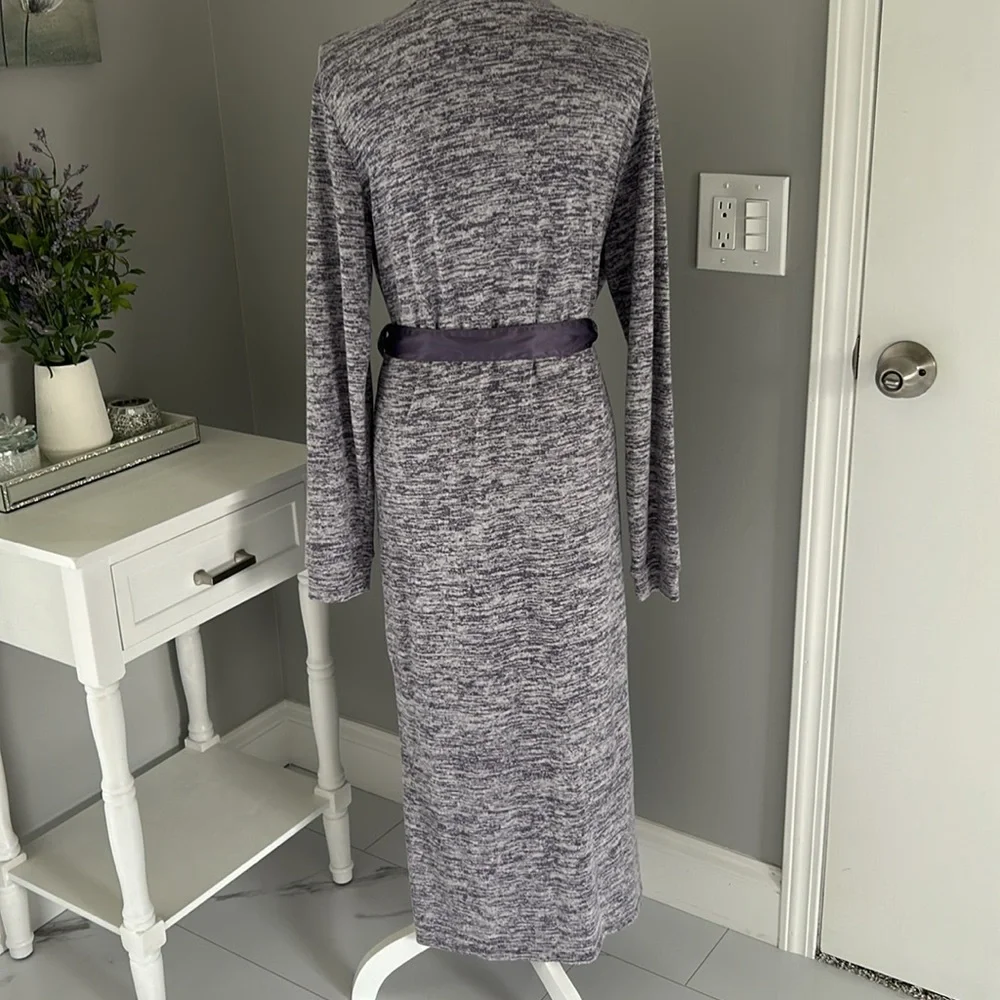 Ladies Robe. Purple and white in size medium. Floor length. - Picture 3 of 4